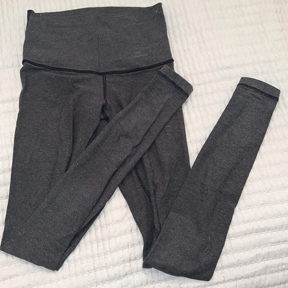Lululemon leggings in grey size 6